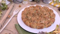Rosone rustico all’origano e parmigiano Un rosone porzionato in comode sfere fragranti adatte ad accompagnare i pasti. In questa ricetta ho voluto realizzare un lievitato...